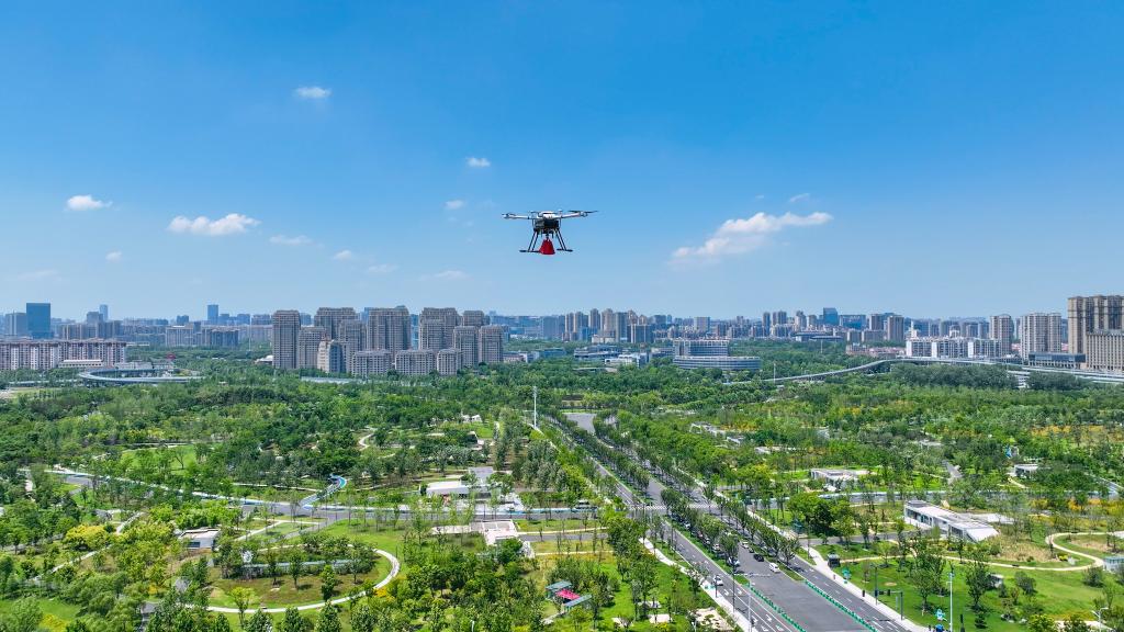“穿越”场景看消费丨“穿越”城市公园看低空消费新场景