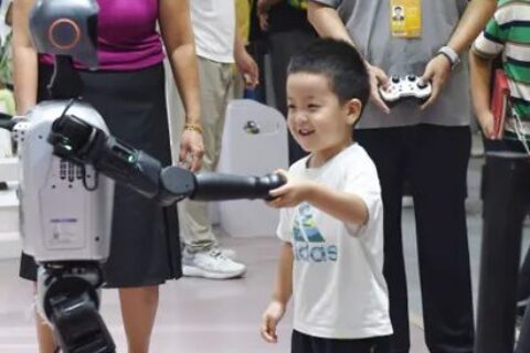 AI校园健身、未来教室、智能学习导师……看，前沿科技如何赋能教育